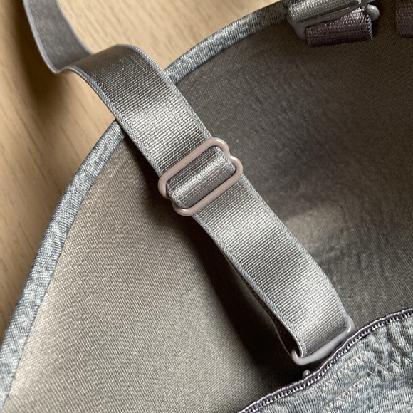 EUC Heather Gray Bra with Molded Cups and Underwire, 38C, removable strapless - Picture 5 of 9